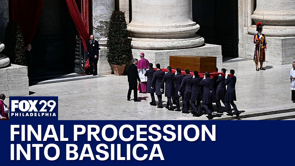 Pope Francis’ coffin carried into St. Peter’s Basilica for final time